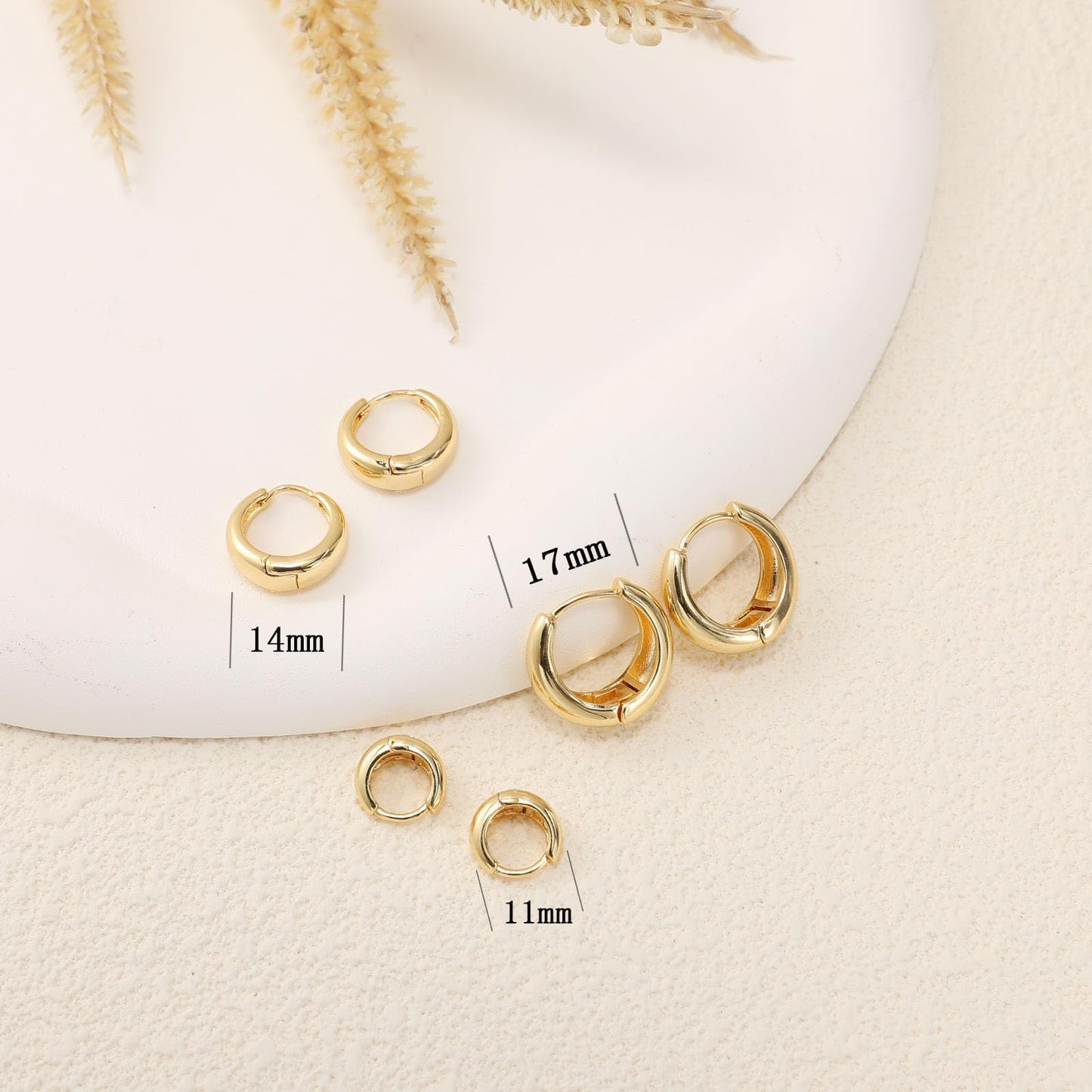 MIDEEO Gold/Sliver Chunky Hoop Earrings Set, 14K Gold Plated Twisted Huggie Hoop Earring